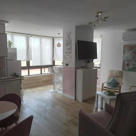 דירה Bright With Sea View, Fuengirola, 50 M², Pool פואנגירולה
