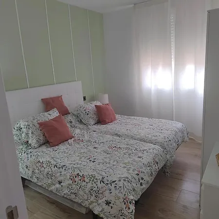 Bright With Sea View, Fuengirola, 50 M², Pool פואנגירולה