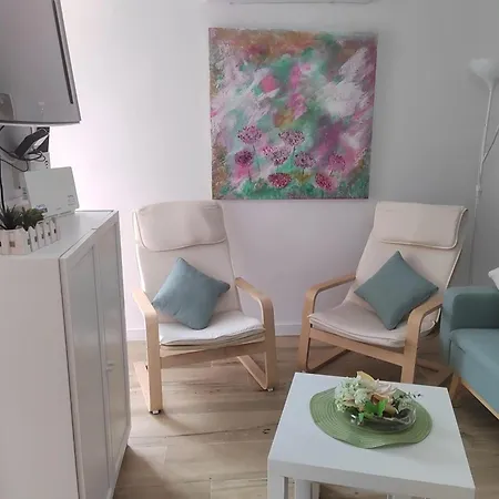 Bright With Sea View, Fuengirola, 50 M², Pool Daire *